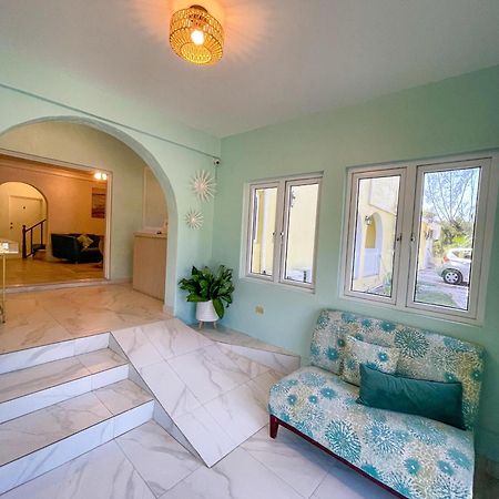 Golden Palms House Panzió Nassau Kültér fotó