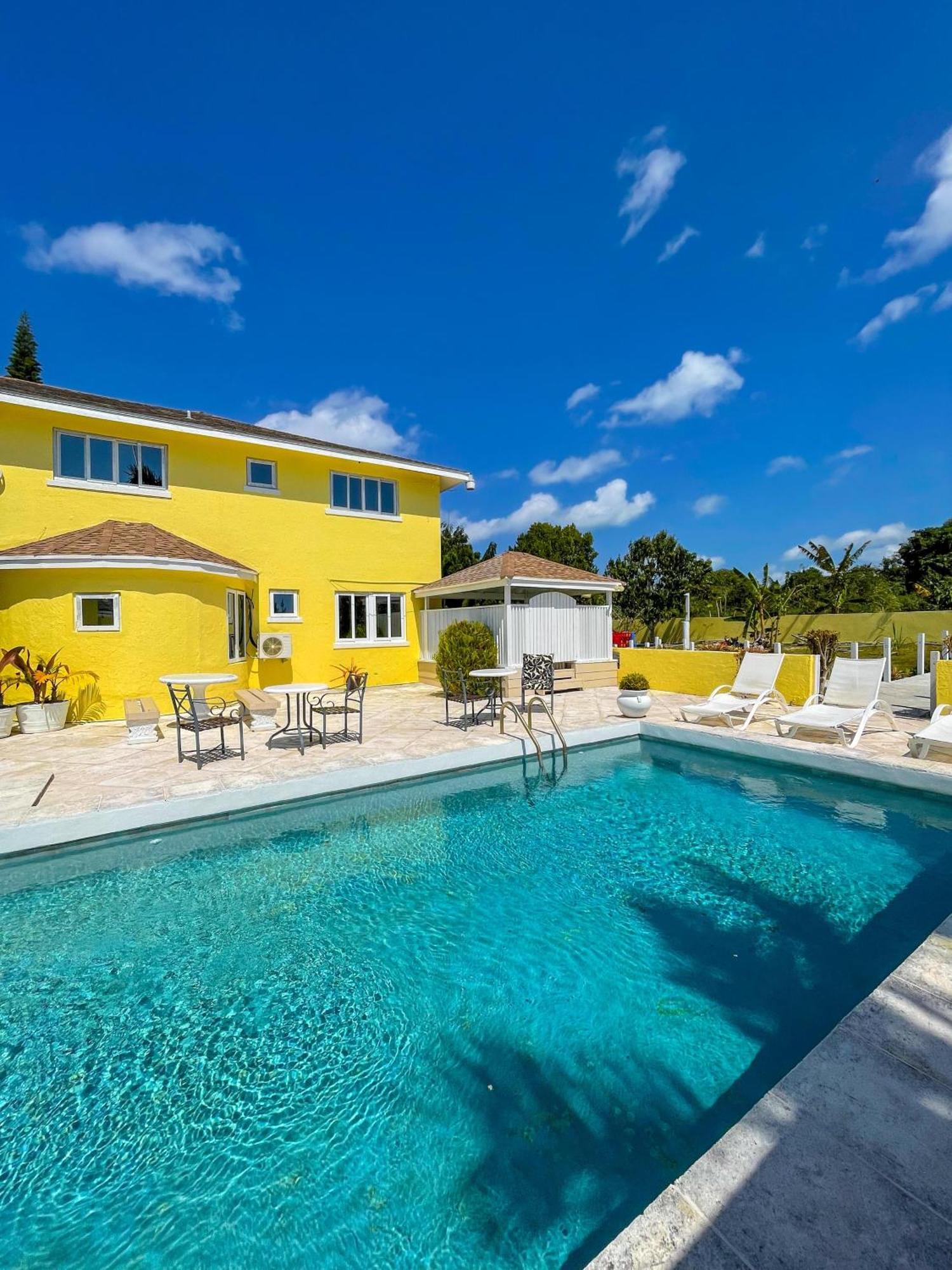 Golden Palms House Panzió Nassau Kültér fotó