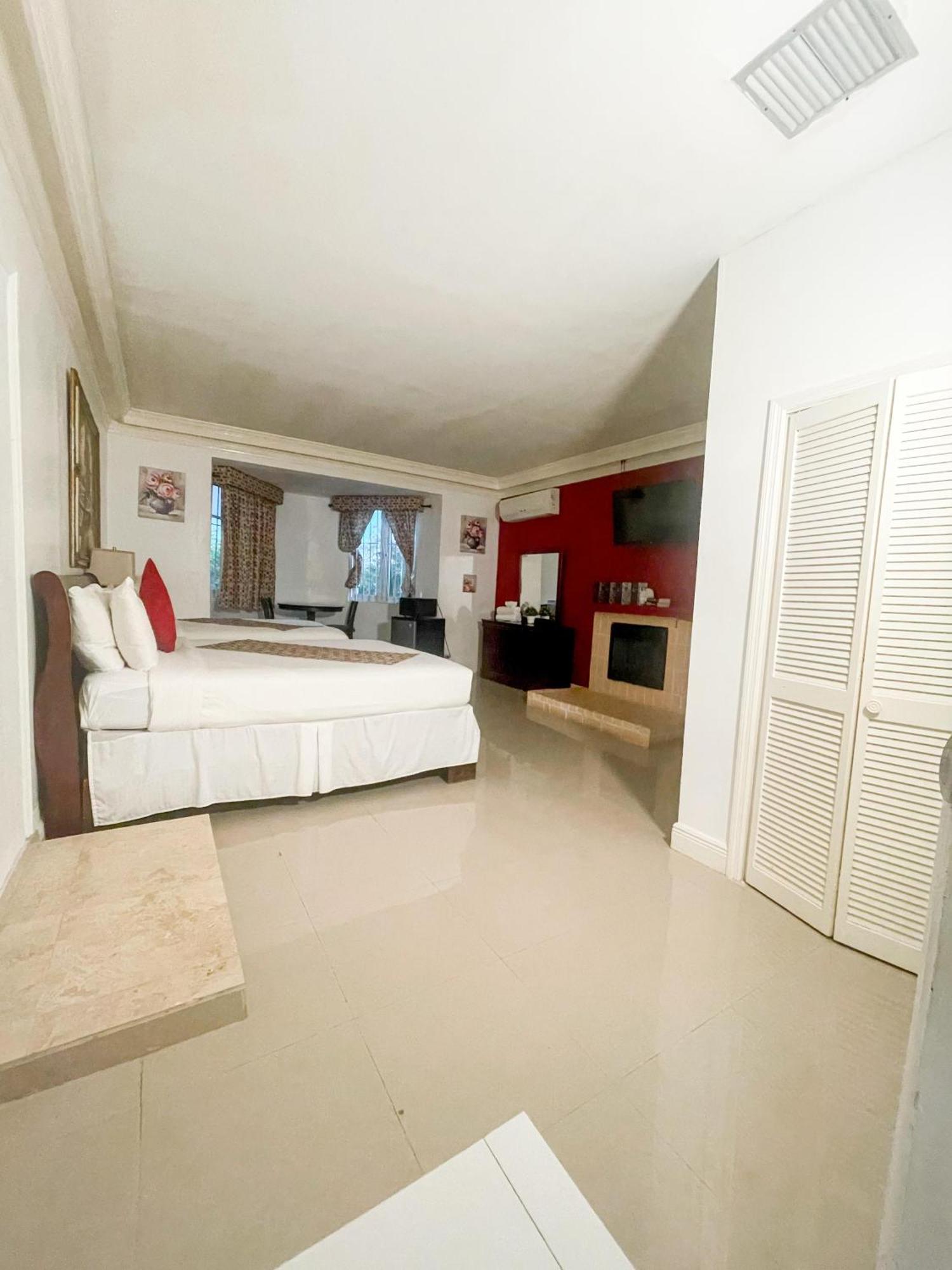 Golden Palms House Panzió Nassau Kültér fotó