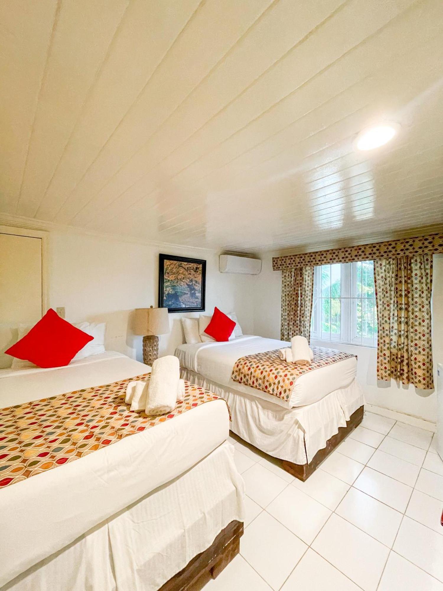 Golden Palms House Panzió Nassau Kültér fotó